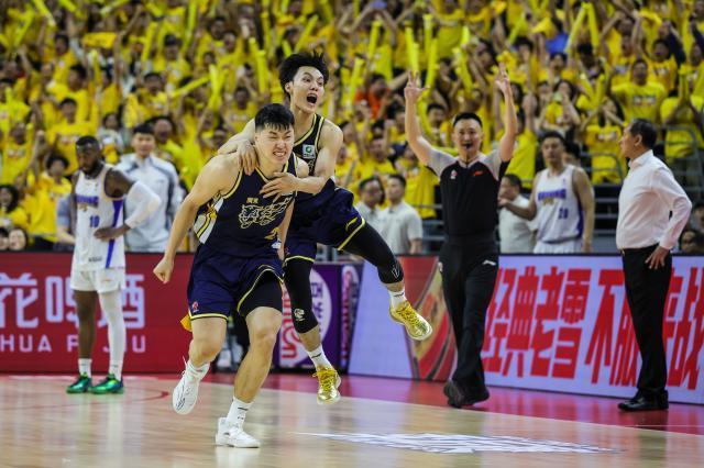 kaiyun sports-张皓嘉绝杀让悬念继续 京粤宿敌等待五棵松决战